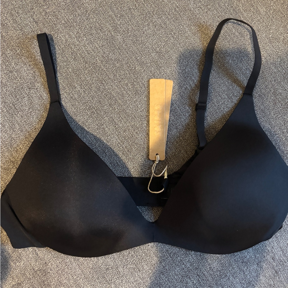 SKIMS Black Women's Bra 36b